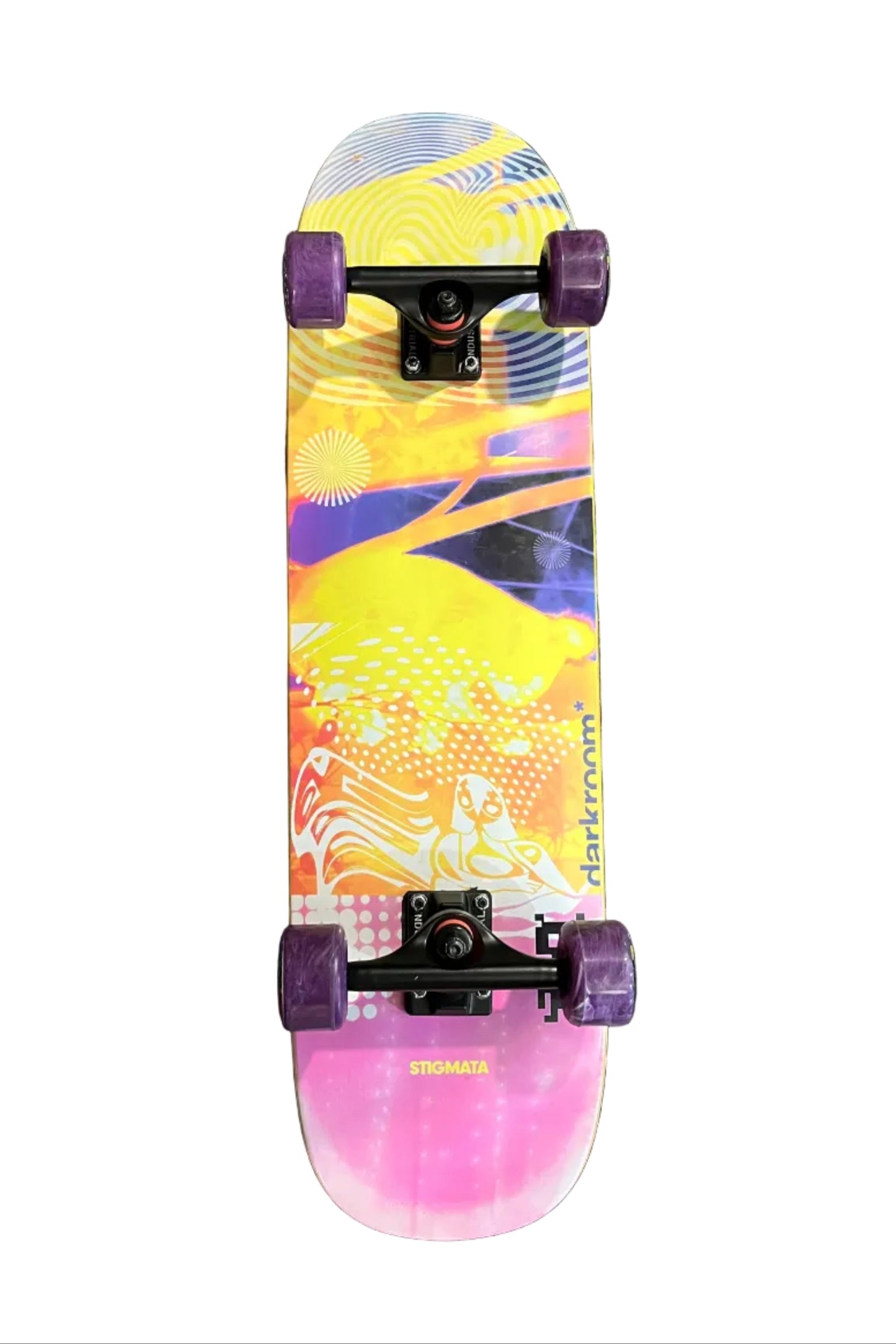 Cruiser Dark Room con ruedas Satori y Truck Industrial