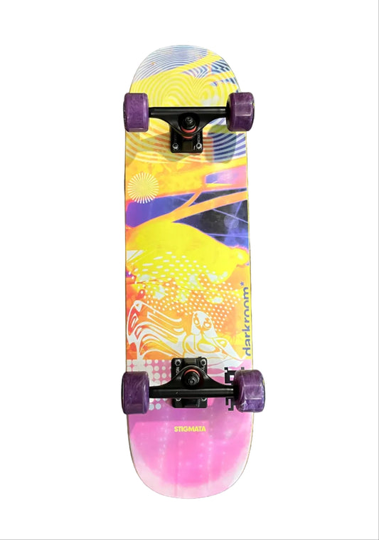 Cruiser Dark Room con ruedas Satori y Truck Industrial